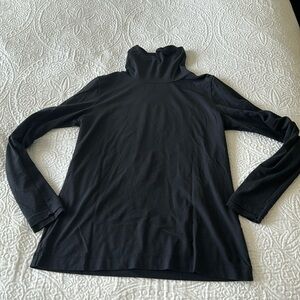 Vineyard Vines black turtleneck